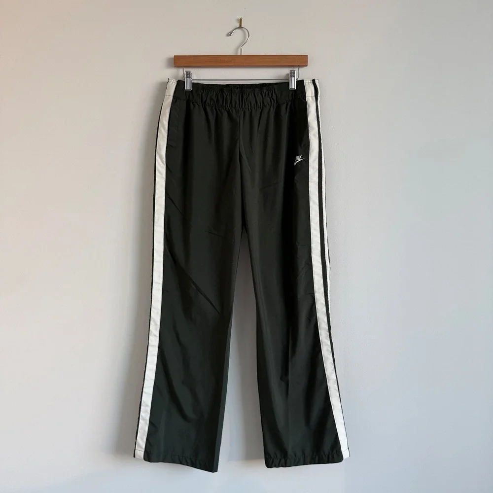 Vintage Y2K Nike Women's Green Striped Straight Leg Sweatpants Size‎ Medium